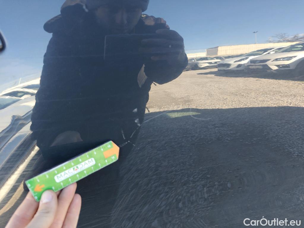  KIA  Sportage KIA  1.6MHEV Drive 100kW(136CV) 4x2(Crist Tintados) #30