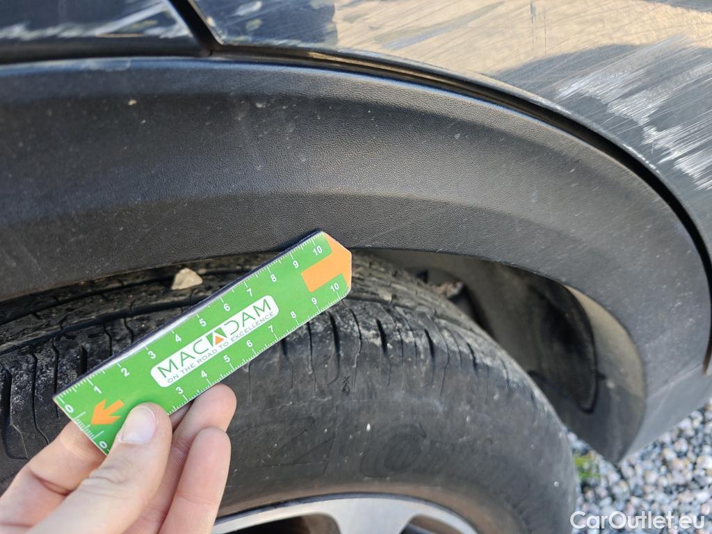  KIA  Sportage KIA  1.6MHEV Drive 100kW(136CV) 4x2(Crist Tintados) #47