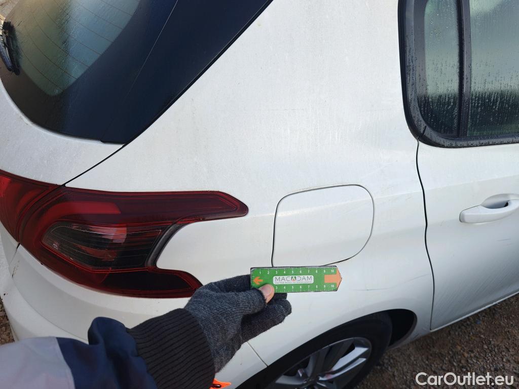  Peugeot  308 PEUGEOT  / 2017 / 5P / berlina con portón 5p Active Pack BlueHDi 130 S&S #29