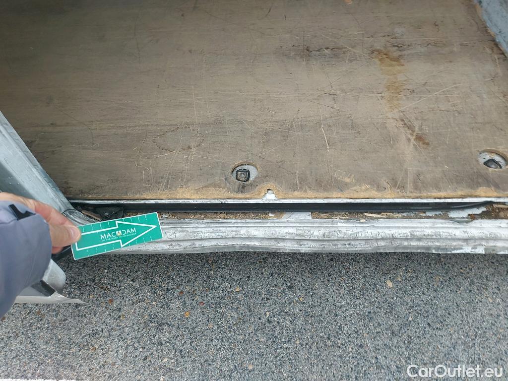  Renault  Master RENAULT TRUCKS UK  VU 4p 3G furgón Red Edition Van FWD 135CV L3H2 #10