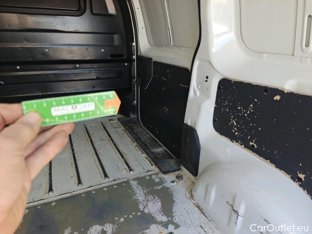  Peugeot  Expert PEUGEOT  / 2016 / 4P / furgón Furgón Pro 2.0 BlueHDi 120 S&S Standard (CX) #31