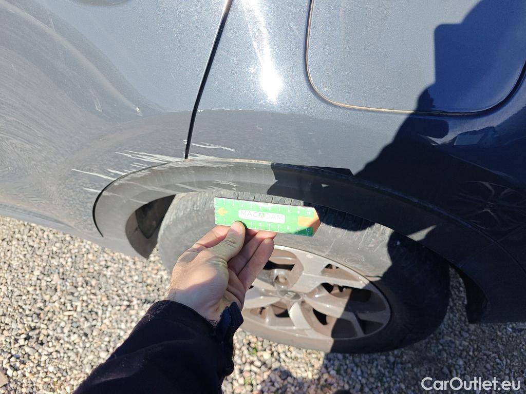  KIA  Sportage KIA  1.6MHEV Drive 100kW(136CV) 4x2(Crist Tintados) #44