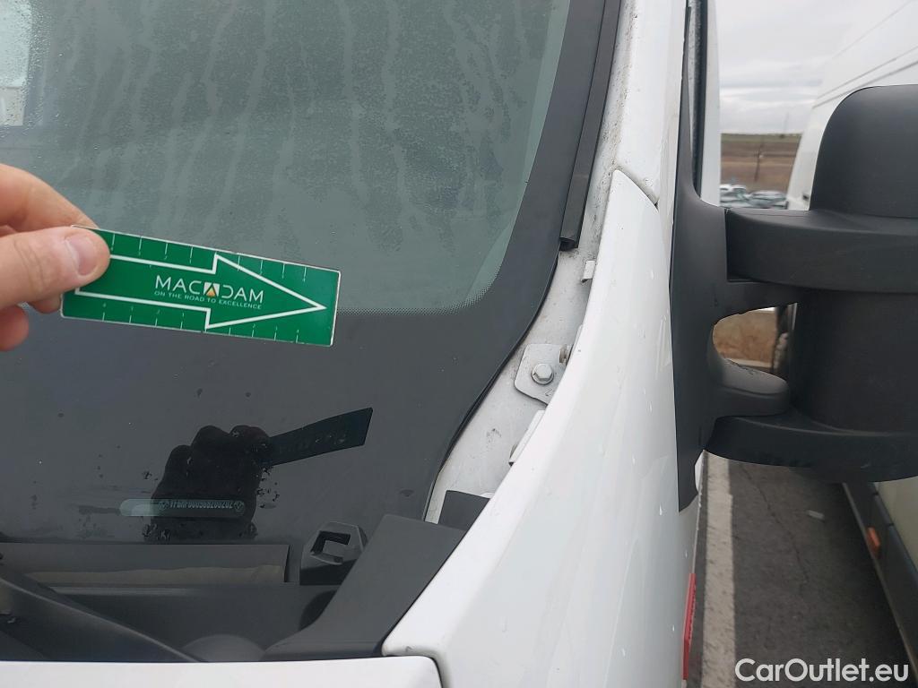  Renault  Master RENAULT TRUCKS UK  VU 4p 3G furgón Red Edition Van FWD 135CV L3H2 #42