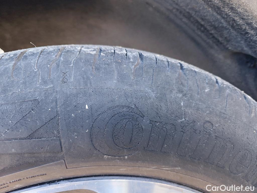  KIA  Sportage KIA  1.6MHEV Drive 100kW(136CV) 4x2(Crist Tintados) #59