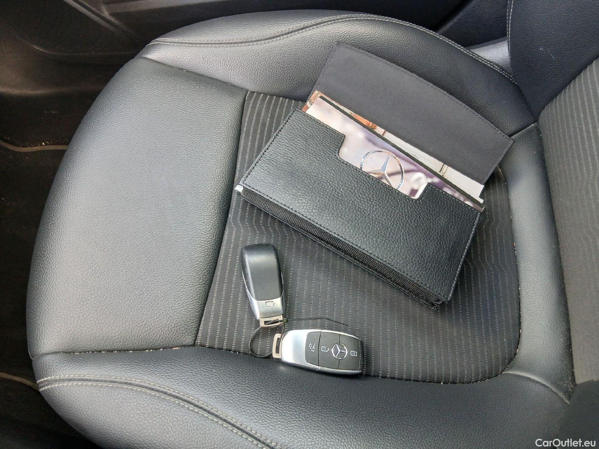  Mercedes  GLA MERCEDES-BENZ  / 2020 / 5P / todoterreno  250 e #35