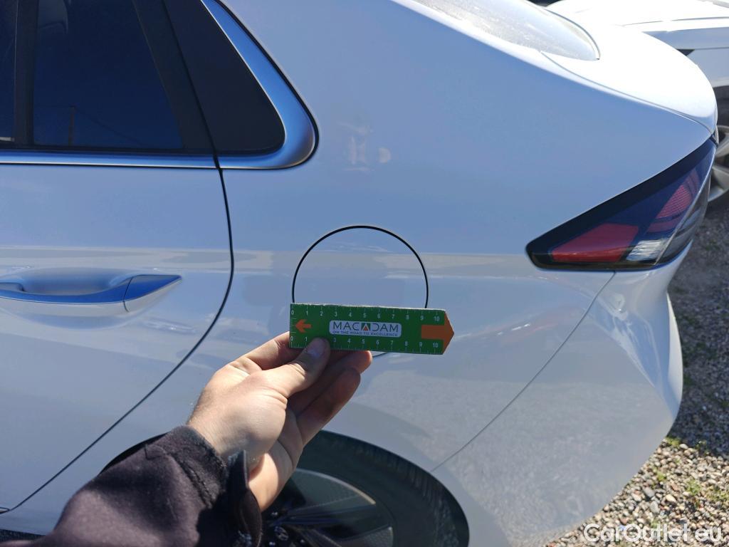  Hyundai   Ioniq HYUNDAI / 2019 / 5P / berlina con portón 1.6 GDI HEV Tecno DCT #9