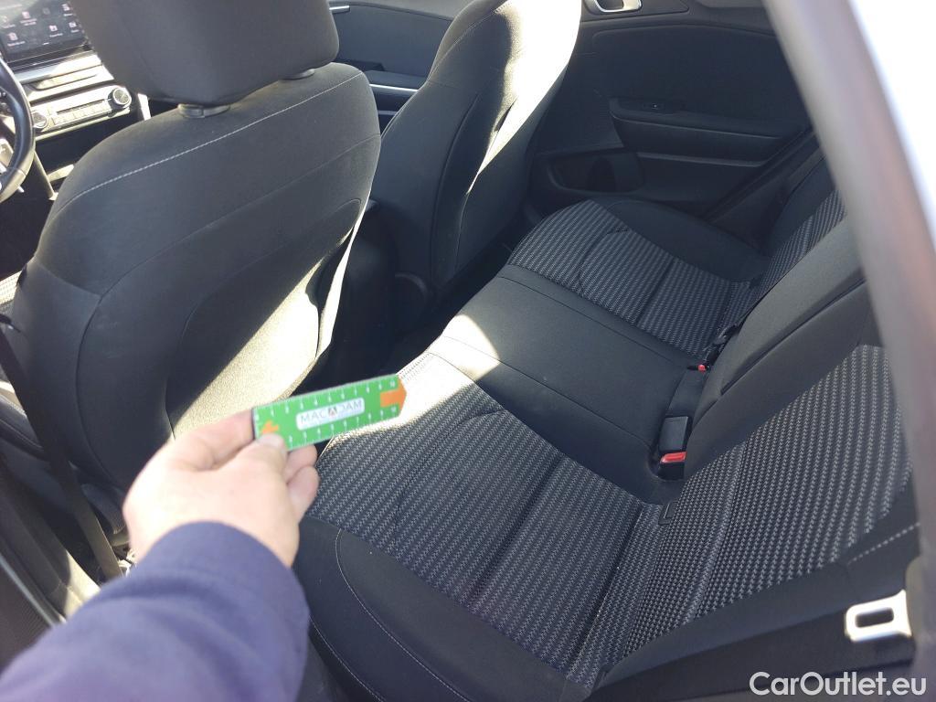  KIA  XCeed KIA  / 2019 / 5P / todoterreno 1.0 T-GDi Drive 88kW (120CV) #23