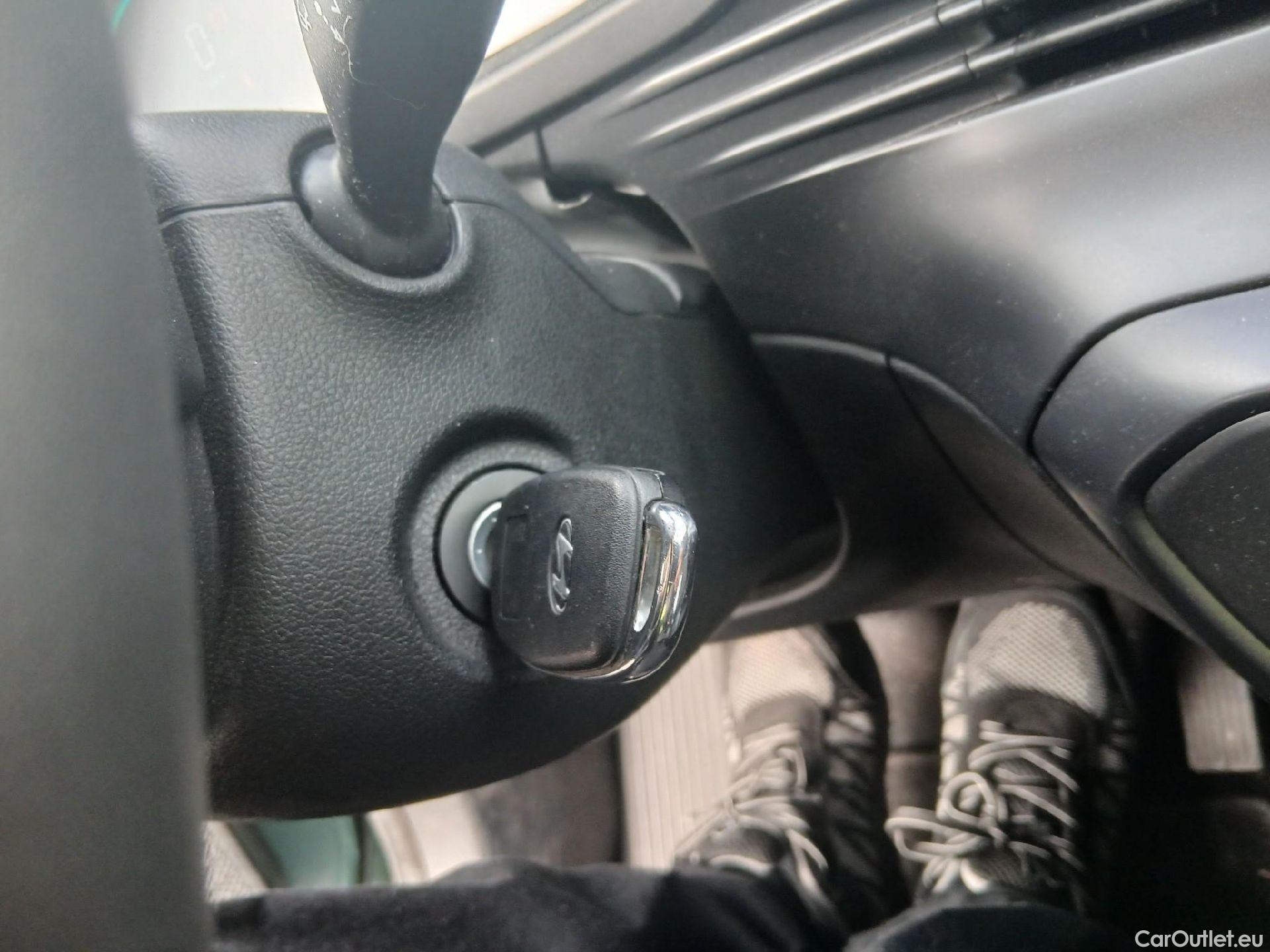  Land Rover  Discovery HYUNDAI Bayon / 2024 / 5P / todoterreno 1.0 TGDI 74kW (100CV) 48V Klass #2