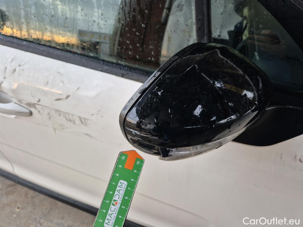  Citroen  C3 CITROEN  / 2016 / 5P / berlina con portón BlueHDi 73KW (100CV) S&S FEEL #39