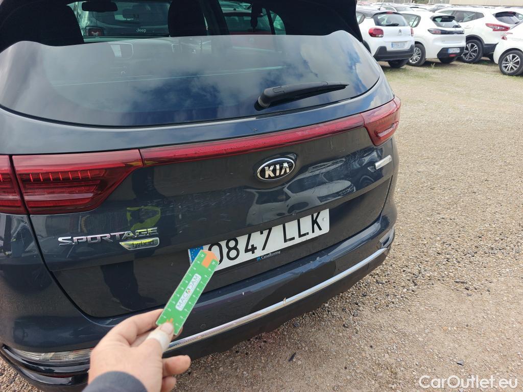  KIA  Sportage KIA  1.6MHEV Drive 100kW(136CV) 4x2(Crist Tintados)(CX) #18