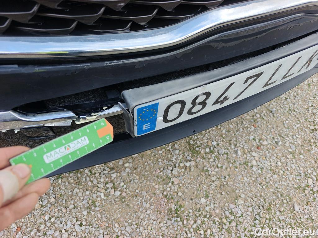  KIA  Sportage KIA  1.6MHEV Drive 100kW(136CV) 4x2(Crist Tintados)(CX) #60