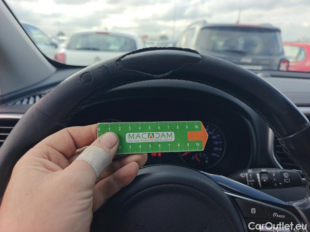  KIA  Sportage KIA  1.6MHEV Drive 100kW(136CV) 4x2(Crist Tintados)(CX) #1