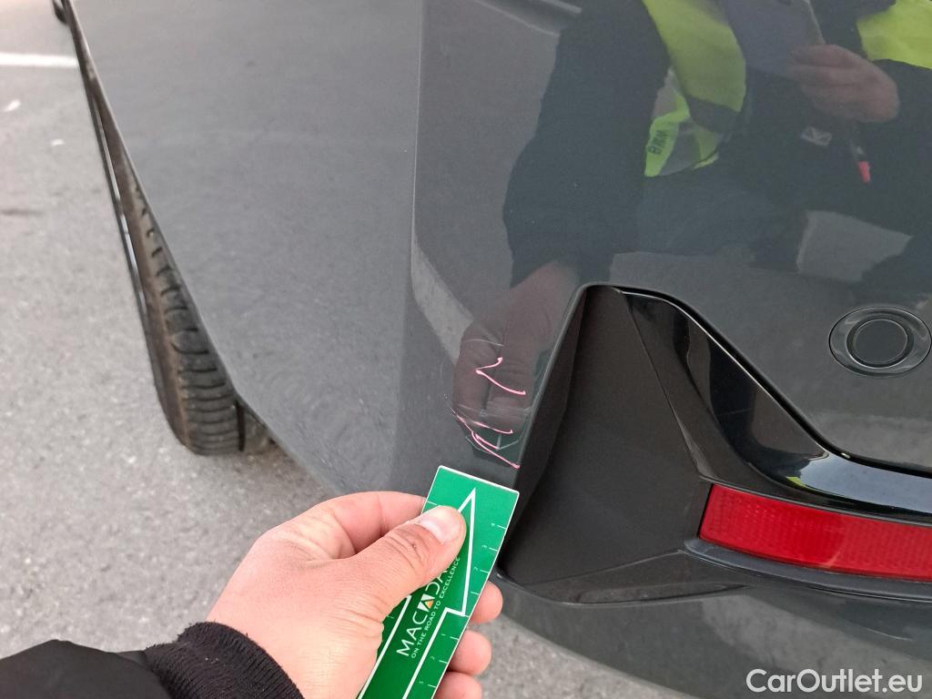  Bmw  Serie 3 BMW  / 2018 / 4P / sedán 318d Auto. #15