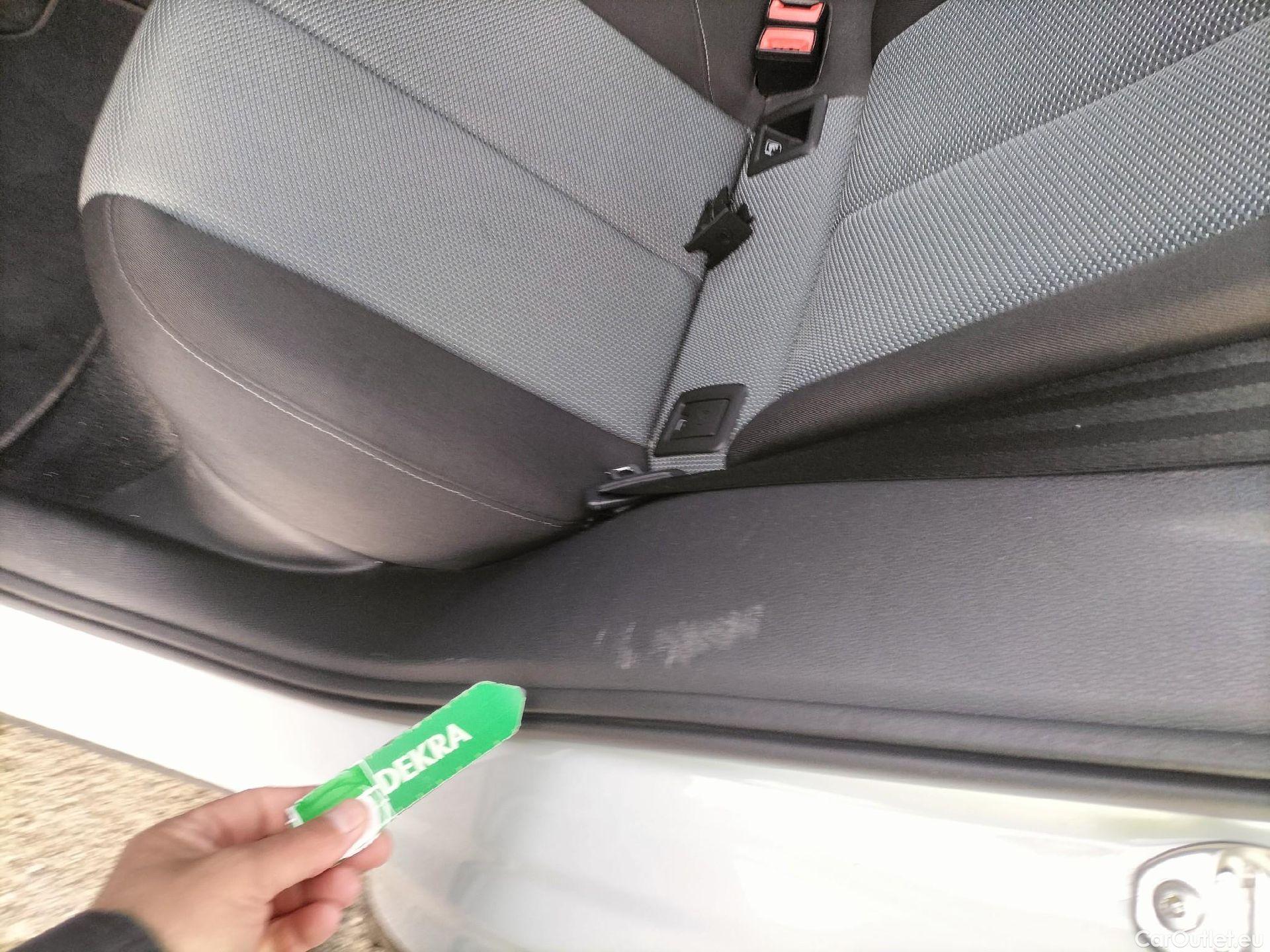  Audi  Q2 AUDI  / 2016 / 5P / todoterreno Design 30 TFSI 85kW (116CV) #27