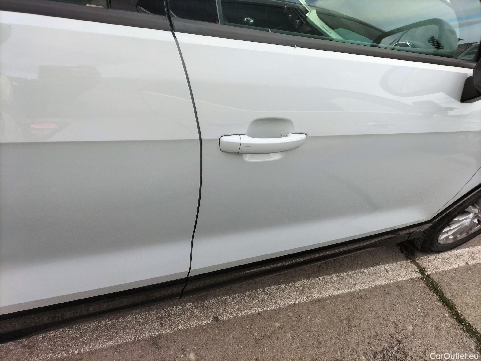  Audi  Q2 AUDI  / 2016 / 5P / todoterreno Design 30 TFSI 85kW (116CV) #44