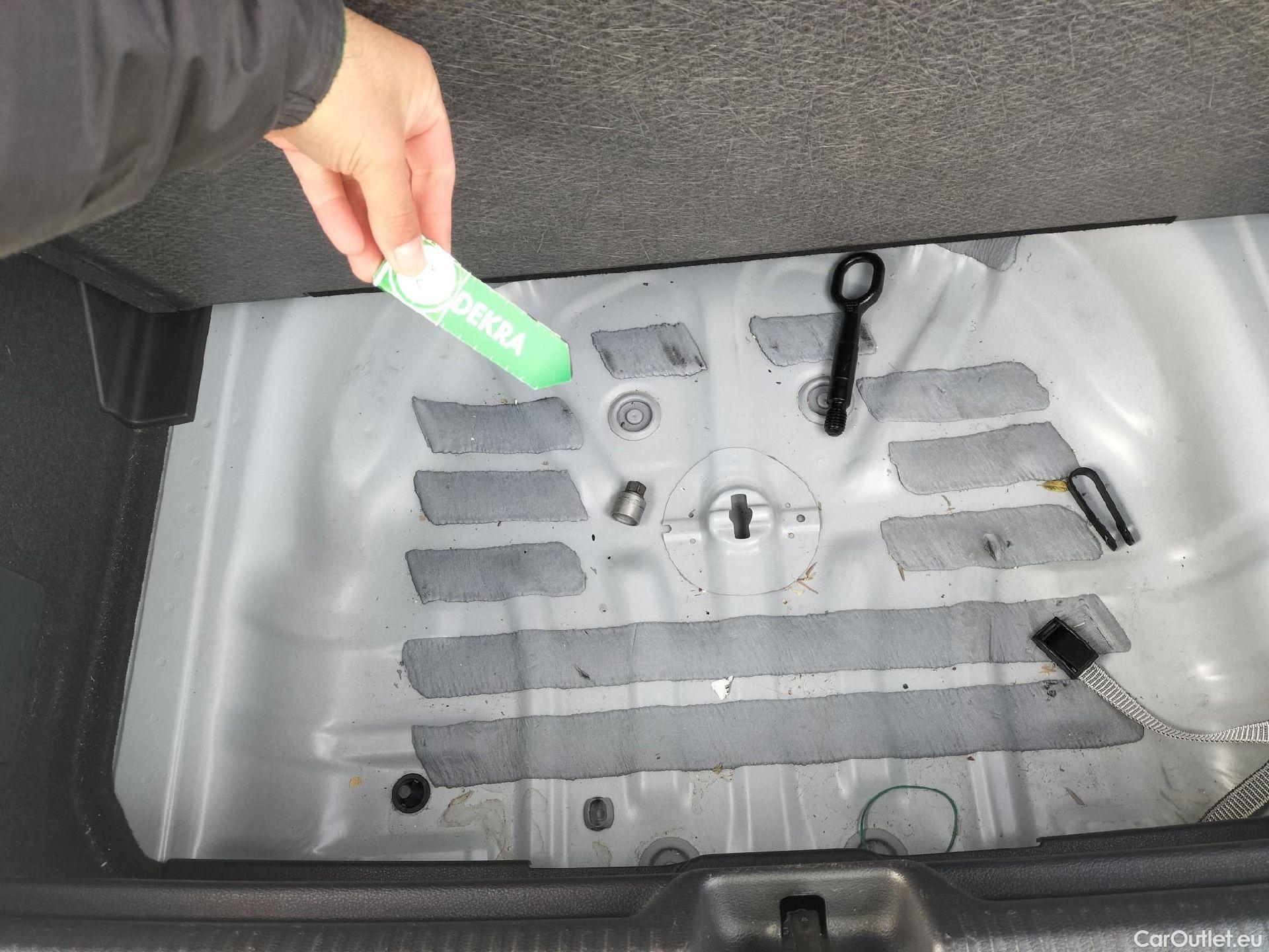  Audi  Q2 AUDI  / 2016 / 5P / todoterreno Design 30 TFSI 85kW (116CV) #2