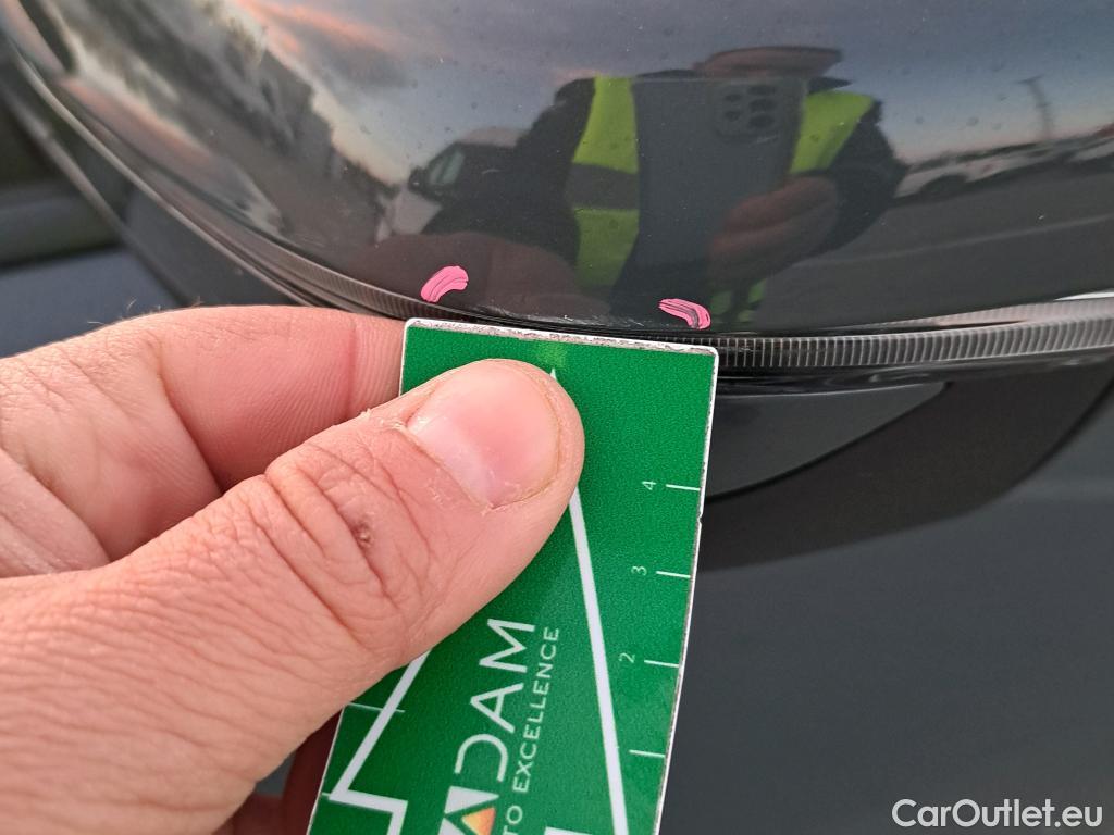  Bmw  Serie 3 BMW  / 2018 / 4P / sedán 318d Auto. #22