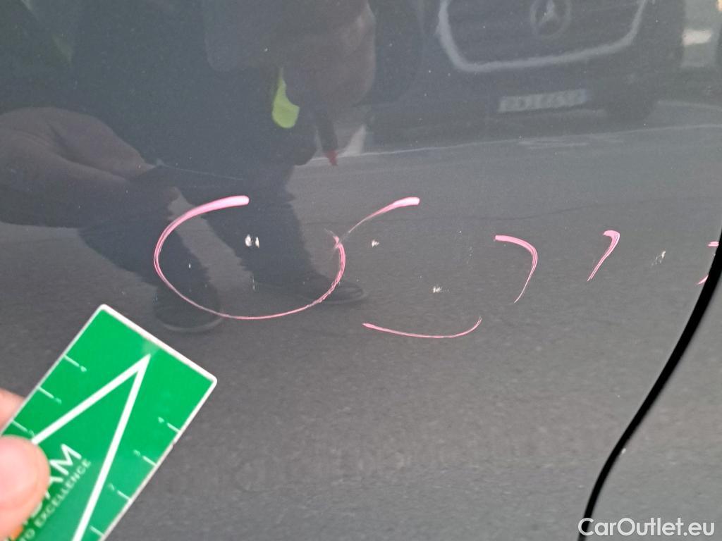  Bmw  Serie 3 BMW  / 2018 / 4P / sedán 318d Auto. #9