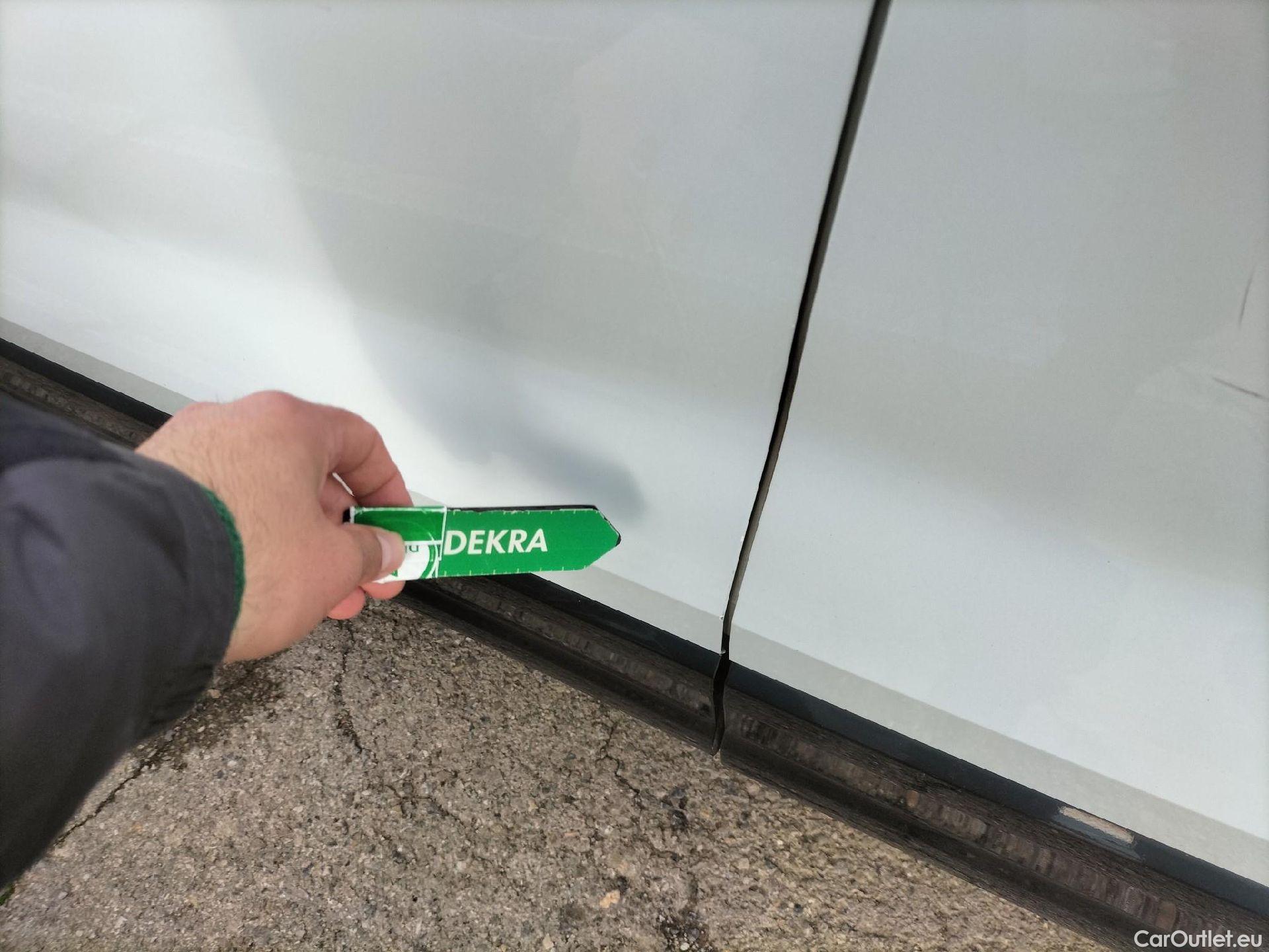  Audi  Q2 AUDI  / 2016 / 5P / todoterreno Design 30 TFSI 85kW (116CV) #24