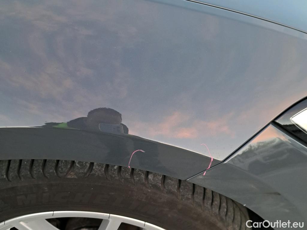  Bmw  Serie 3 BMW  / 2018 / 4P / sedán 318d Auto. #13