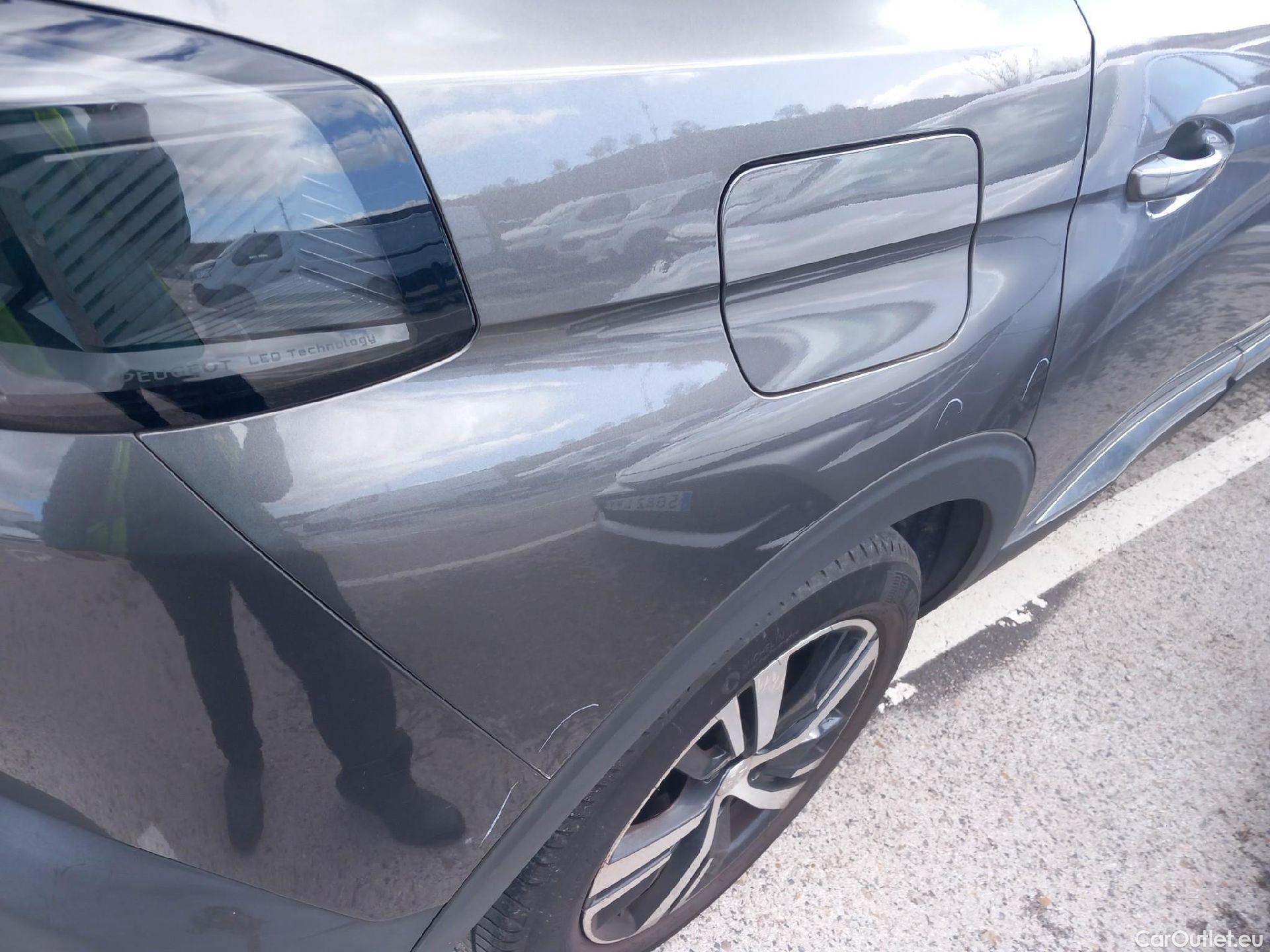  Peugeot  5008 PEUGEOT  / 2020 / 5P / todoterreno 1.5 BlueHDi 96kW (130CV) S&S GT #24