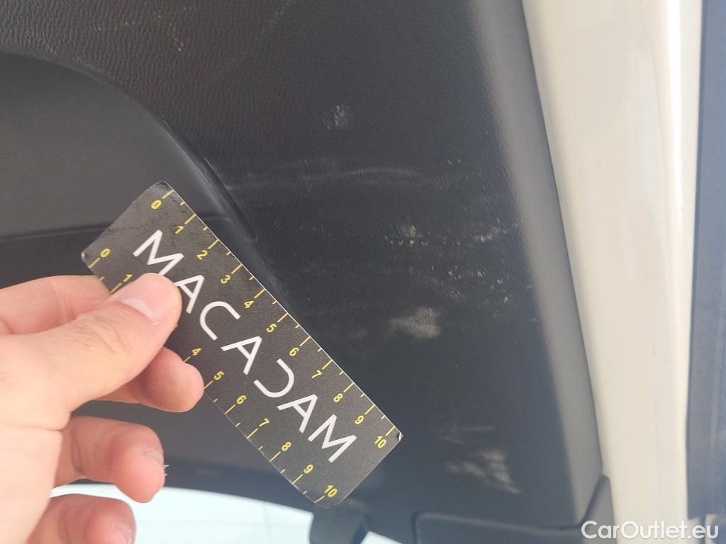  Peugeot  2008 PEUGEOT  / 2019 / 5P / todoterreno Allure Pack BlueHDI 130 S&S EAT8 #4