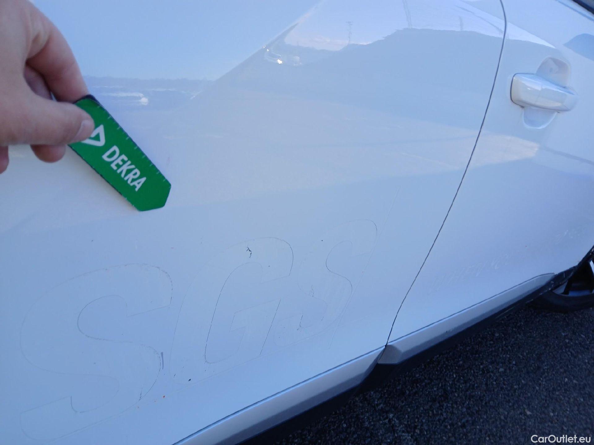  Peugeot  2008 PEUGEOT  / 2019 / 5P / todoterreno Allure BlueHDI 81kW (110CV) #16