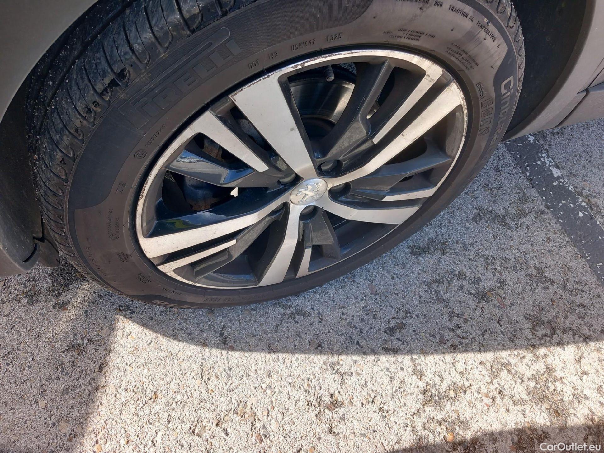  Peugeot  5008 PEUGEOT  / 2020 / 5P / todoterreno 1.5 BlueHDi 96kW (130CV) S&S GT #9