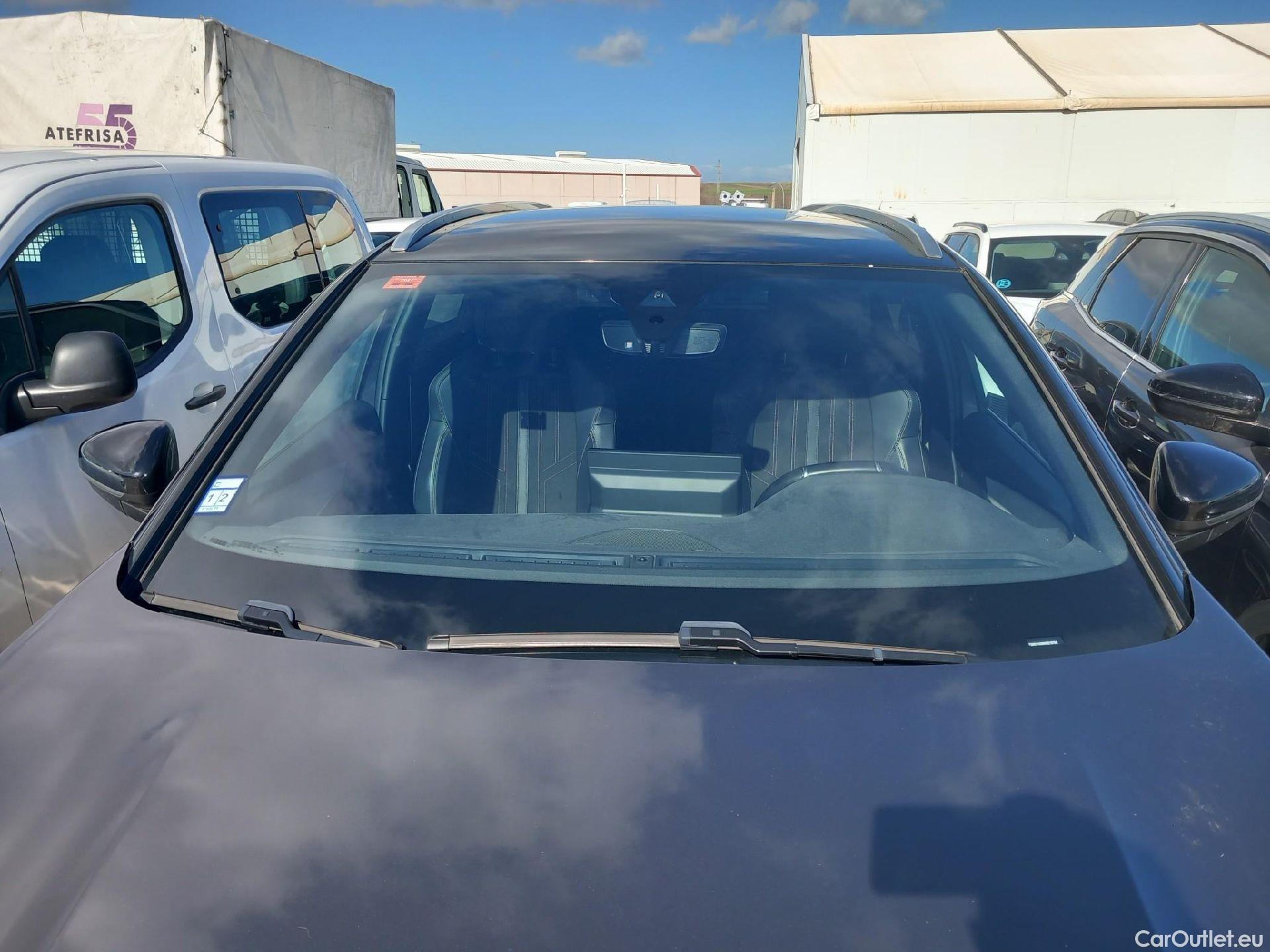  Peugeot  5008 PEUGEOT  / 2020 / 5P / todoterreno 1.5 BlueHDi 96kW (130CV) S&S GT #1