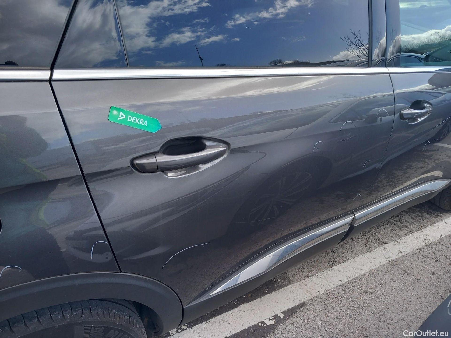  Peugeot  5008 PEUGEOT  / 2020 / 5P / todoterreno 1.5 BlueHDi 96kW (130CV) S&S GT #28