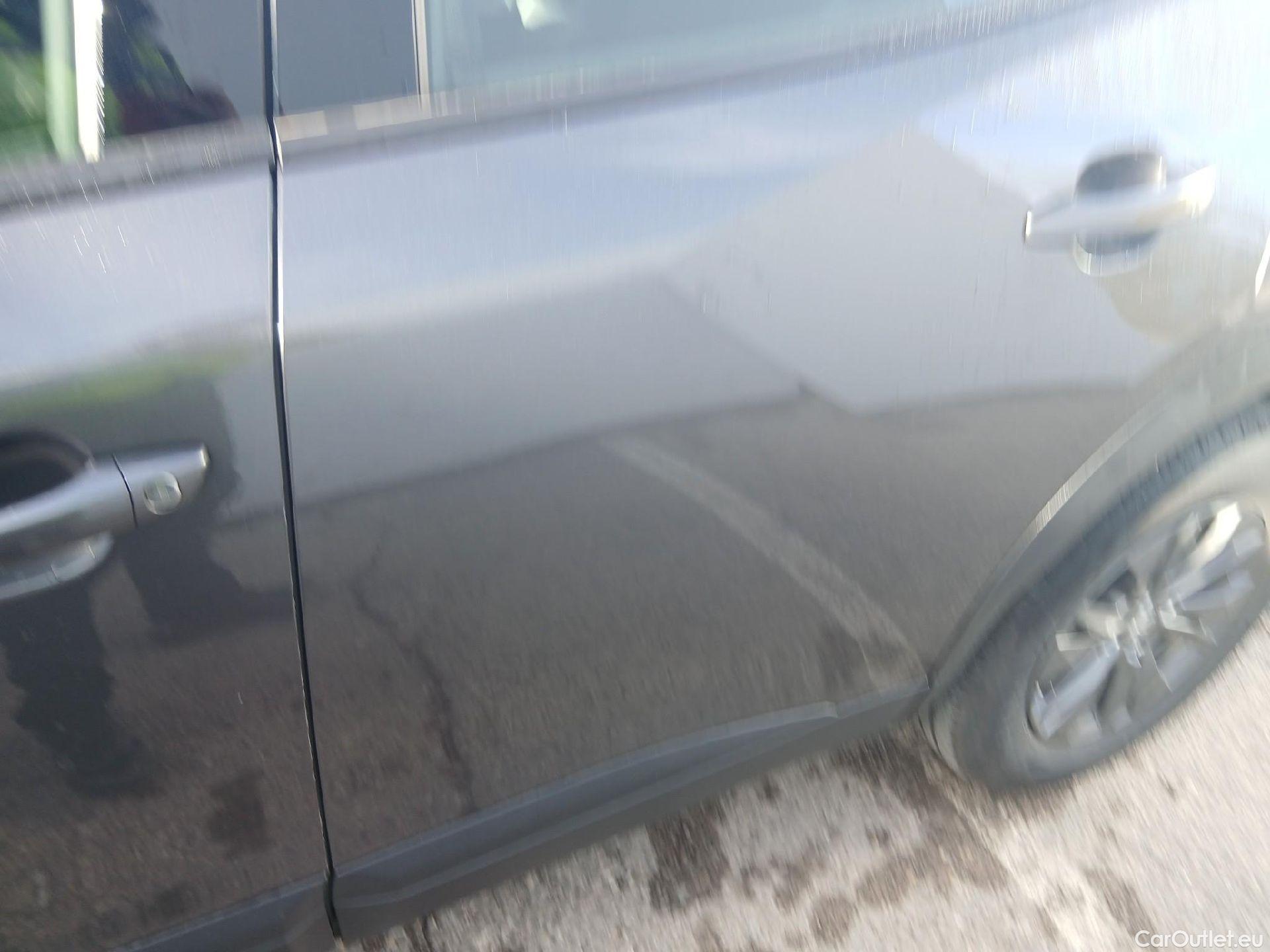  Peugeot  2008 PEUGEOT  / 2019 / 5P / todoterreno Active Pack Puretech 100 S&S BVM6 #11