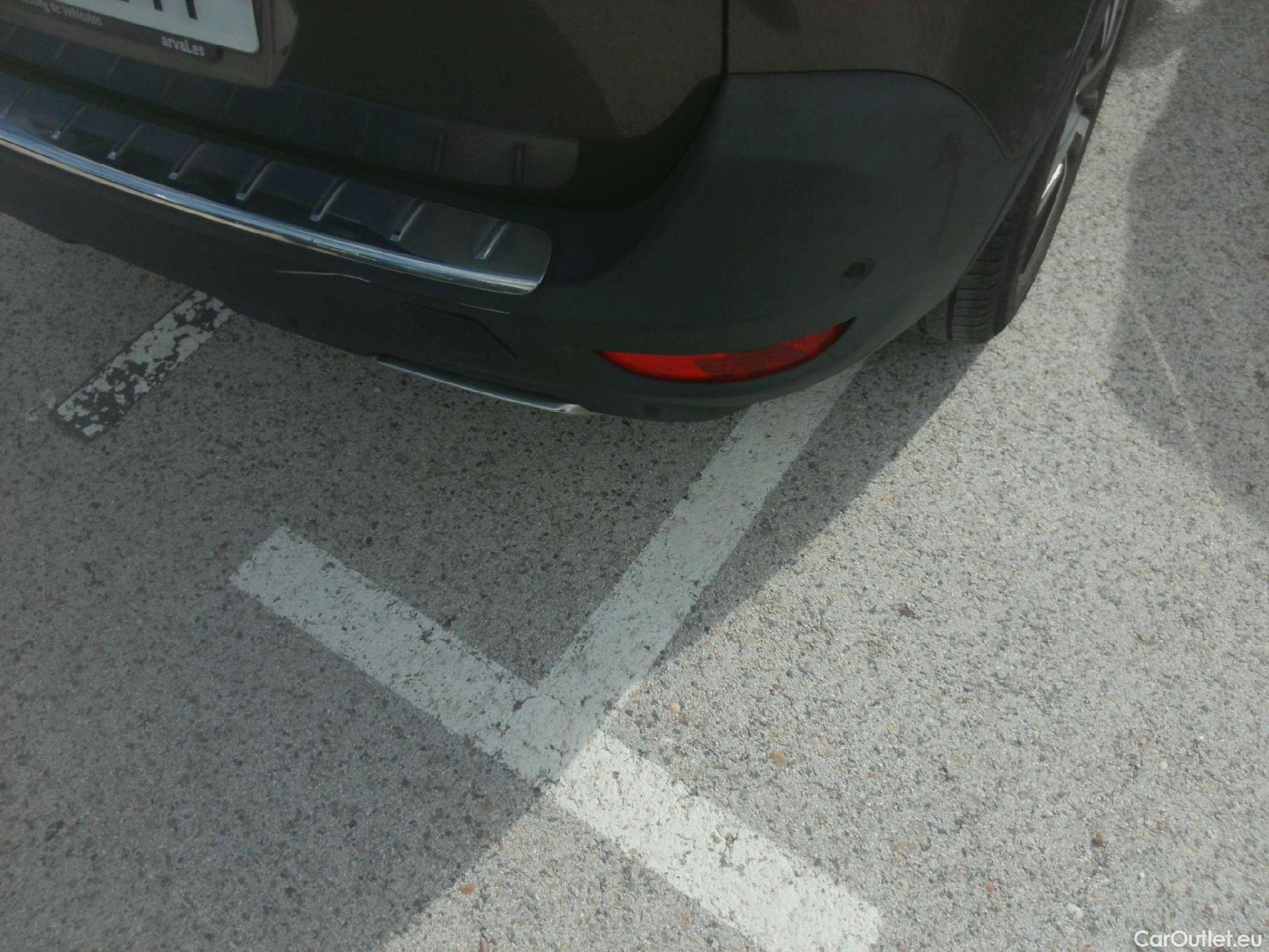  Peugeot  5008 PEUGEOT  / 2020 / 5P / todoterreno 1.5 BlueHDi 96kW (130CV) S&S GT #37