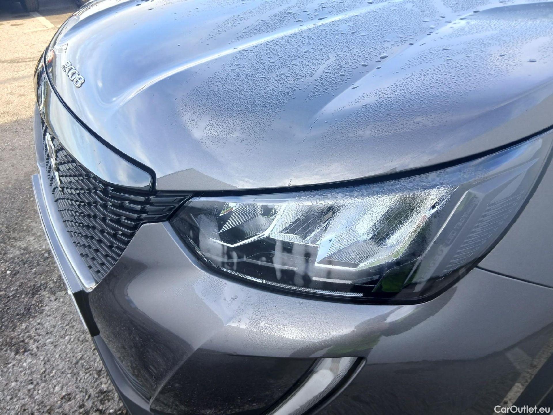  Peugeot  2008 PEUGEOT  / 2019 / 5P / todoterreno Active Pack Puretech 100 S&S BVM6 #8