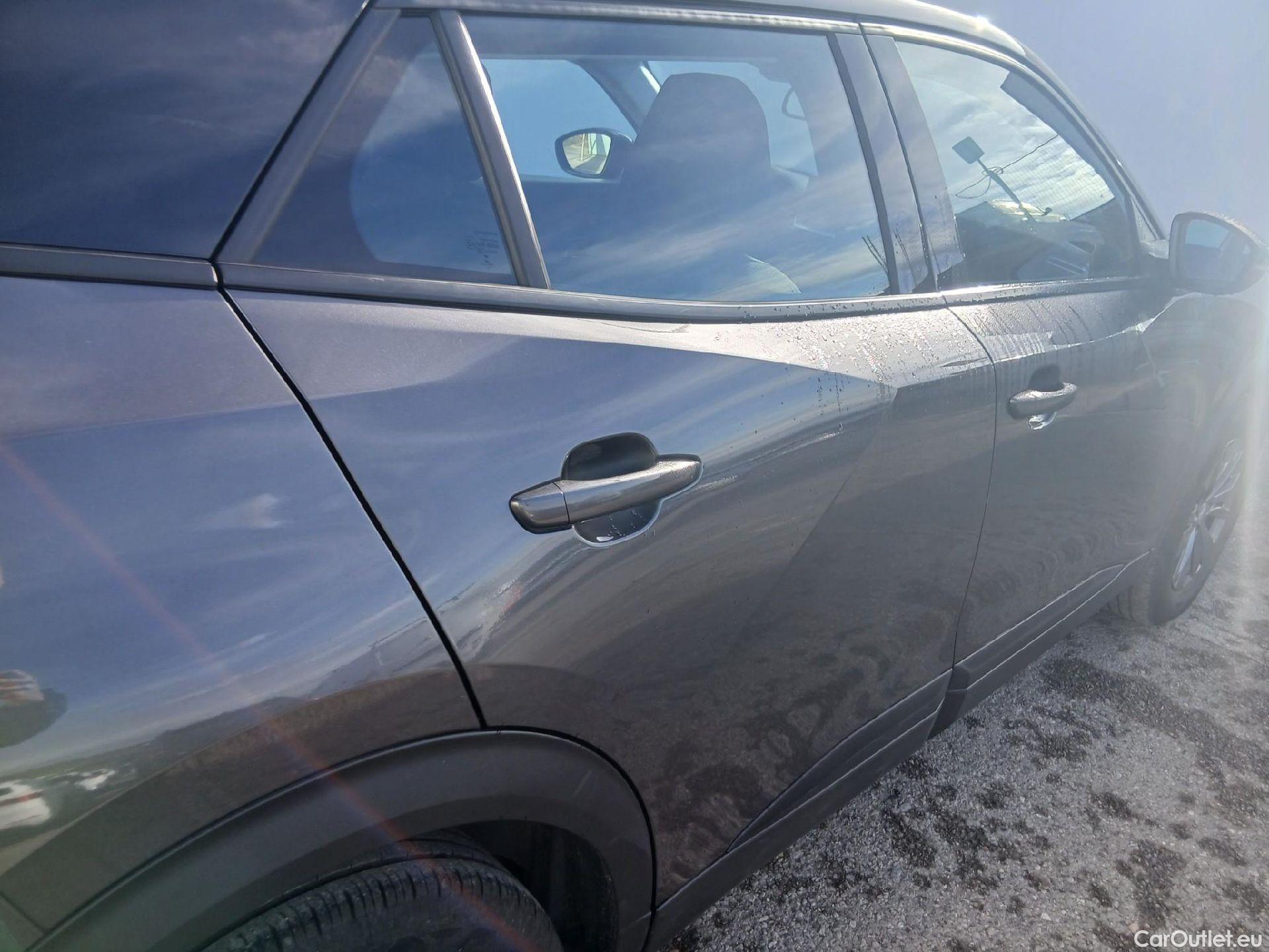  Peugeot  2008 PEUGEOT  / 2019 / 5P / todoterreno Active Pack Puretech 100 S&S BVM6 #17