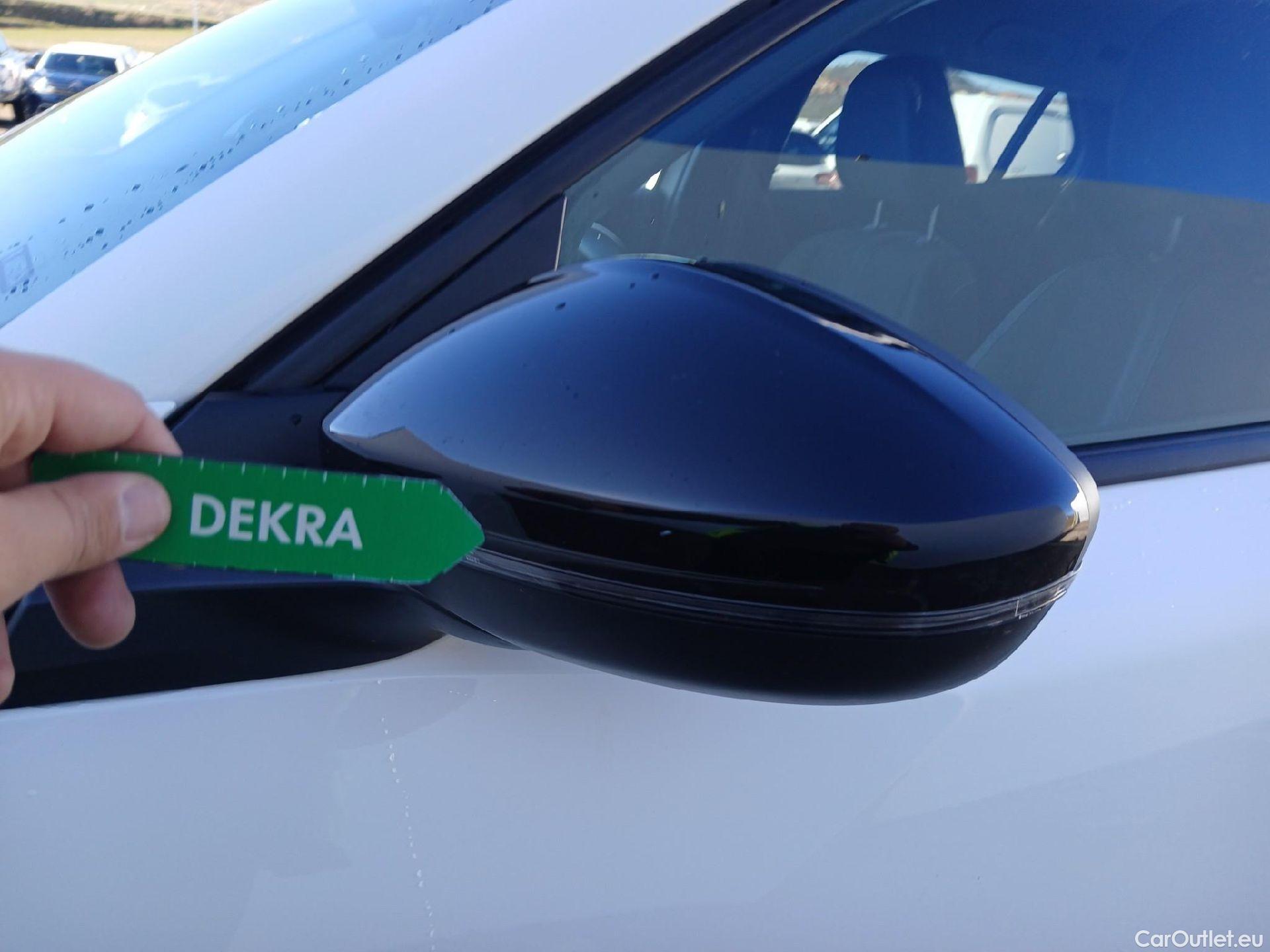  Peugeot  2008 PEUGEOT  / 2019 / 5P / todoterreno Allure BlueHDI 81kW (110CV) #7