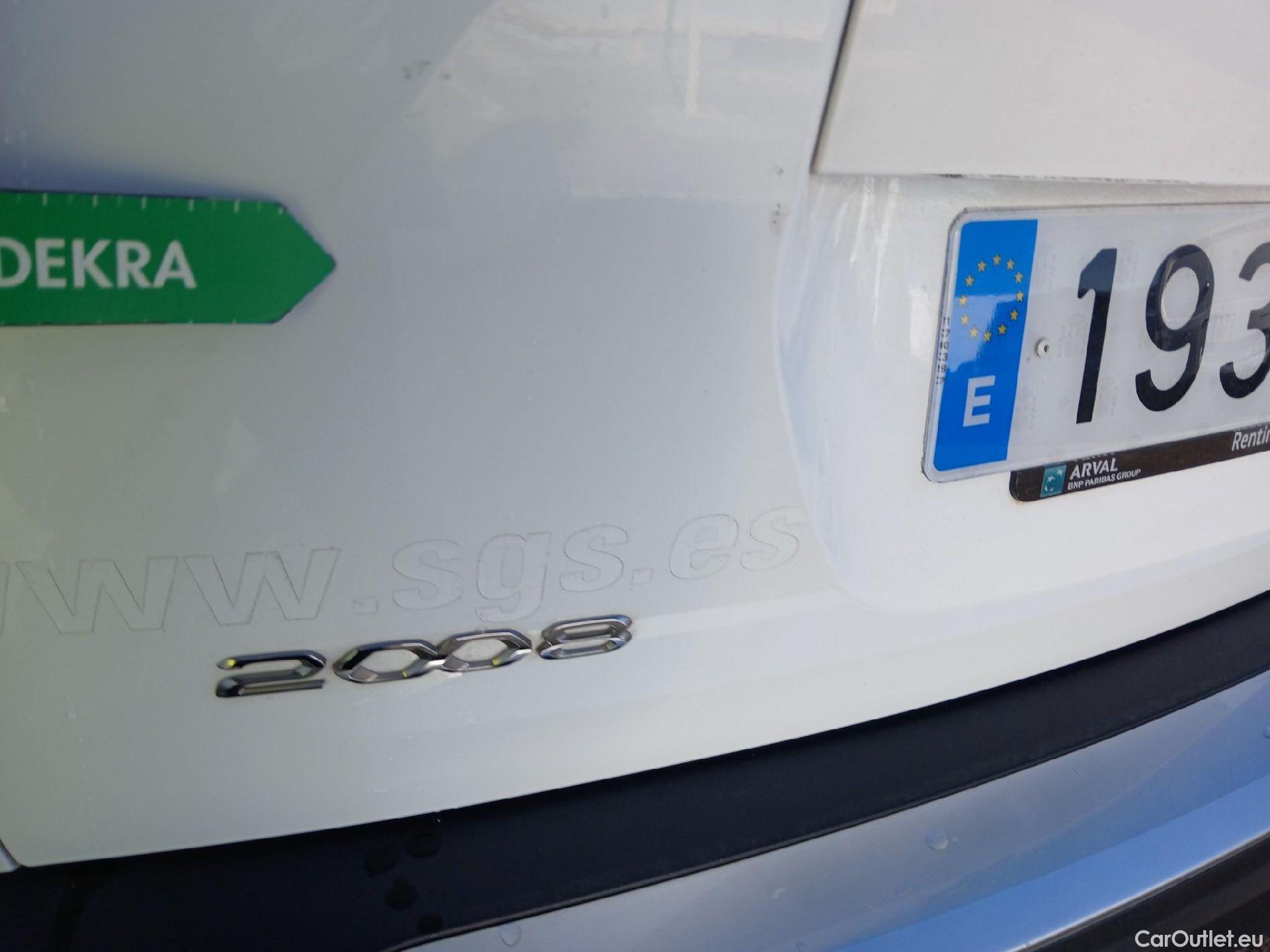  Peugeot  2008 PEUGEOT  / 2019 / 5P / todoterreno Allure BlueHDI 81kW (110CV) #11