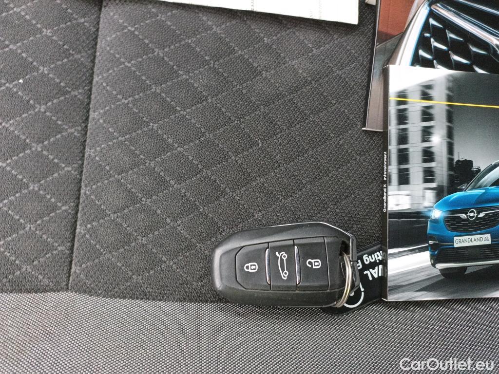  Opel   Grandland X OPEL PHEV / 2017 / 5P / todoterreno 1.6 Turbo Edition Auto 4x2 #2