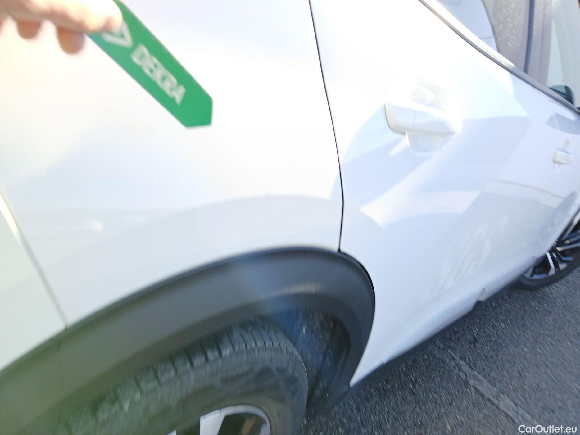  Peugeot  2008 PEUGEOT  / 2019 / 5P / todoterreno Allure BlueHDI 81kW (110CV) #13