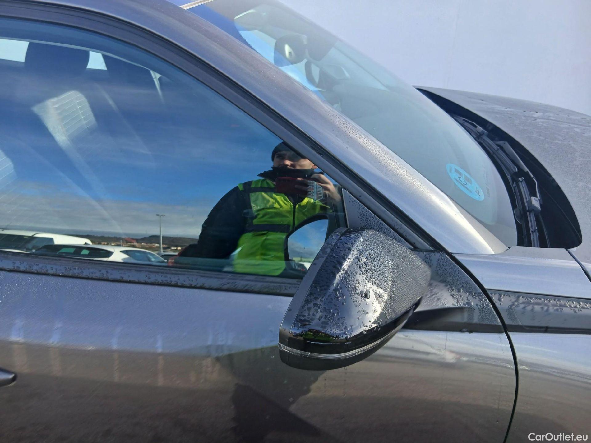  Peugeot  2008 PEUGEOT  / 2019 / 5P / todoterreno Active Pack Puretech 100 S&S BVM6 #22