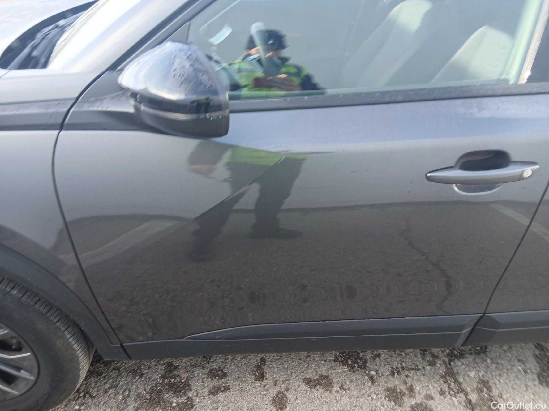  Peugeot  2008 PEUGEOT  / 2019 / 5P / todoterreno Active Pack Puretech 100 S&S BVM6 #10