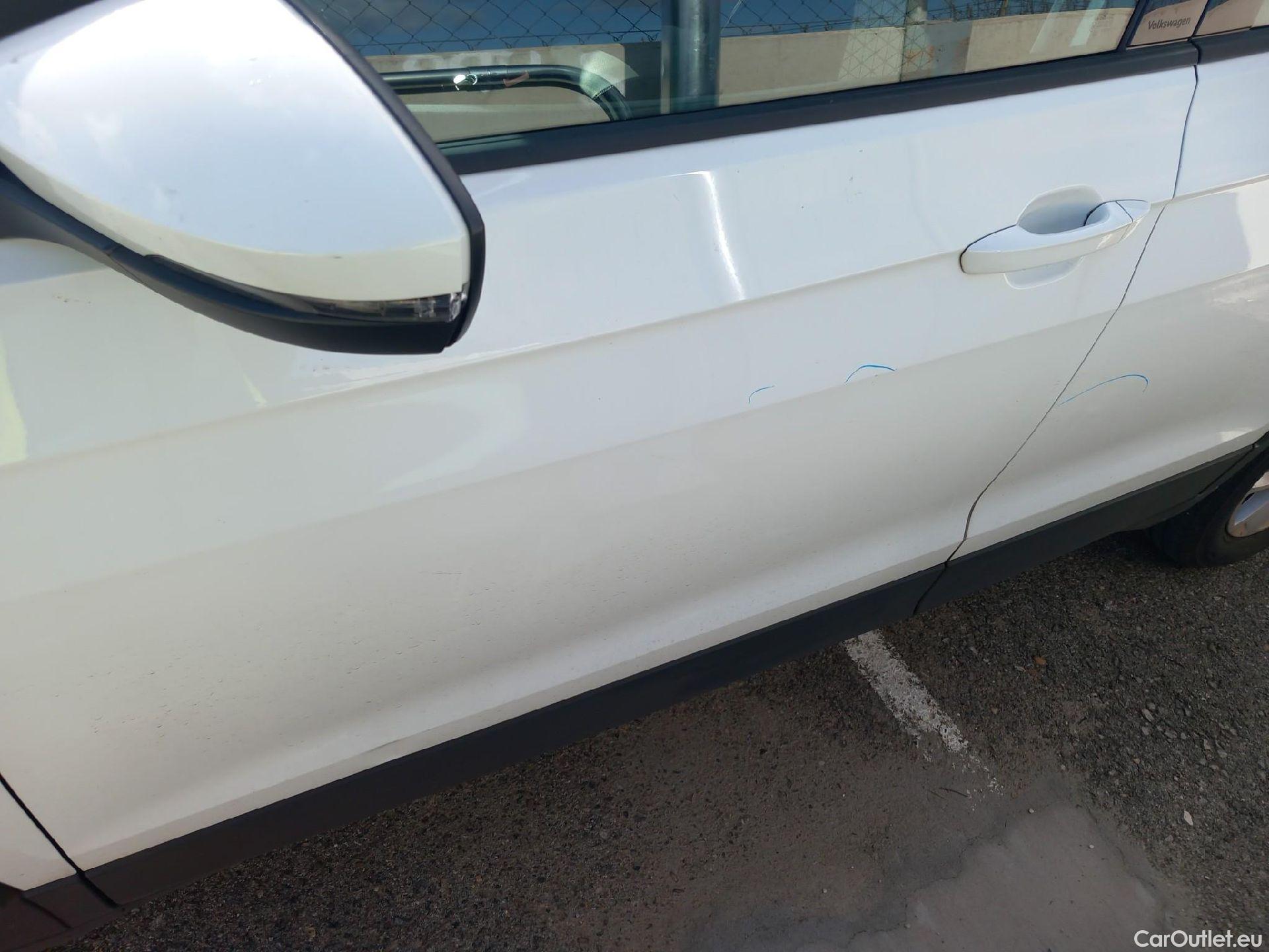  Volkswagen  T-CROSS VOLKSWAGEN  / 2018 / 5P / todoterreno Advance 1.0 TSI 81kW (110CV) DSG (AC) #6