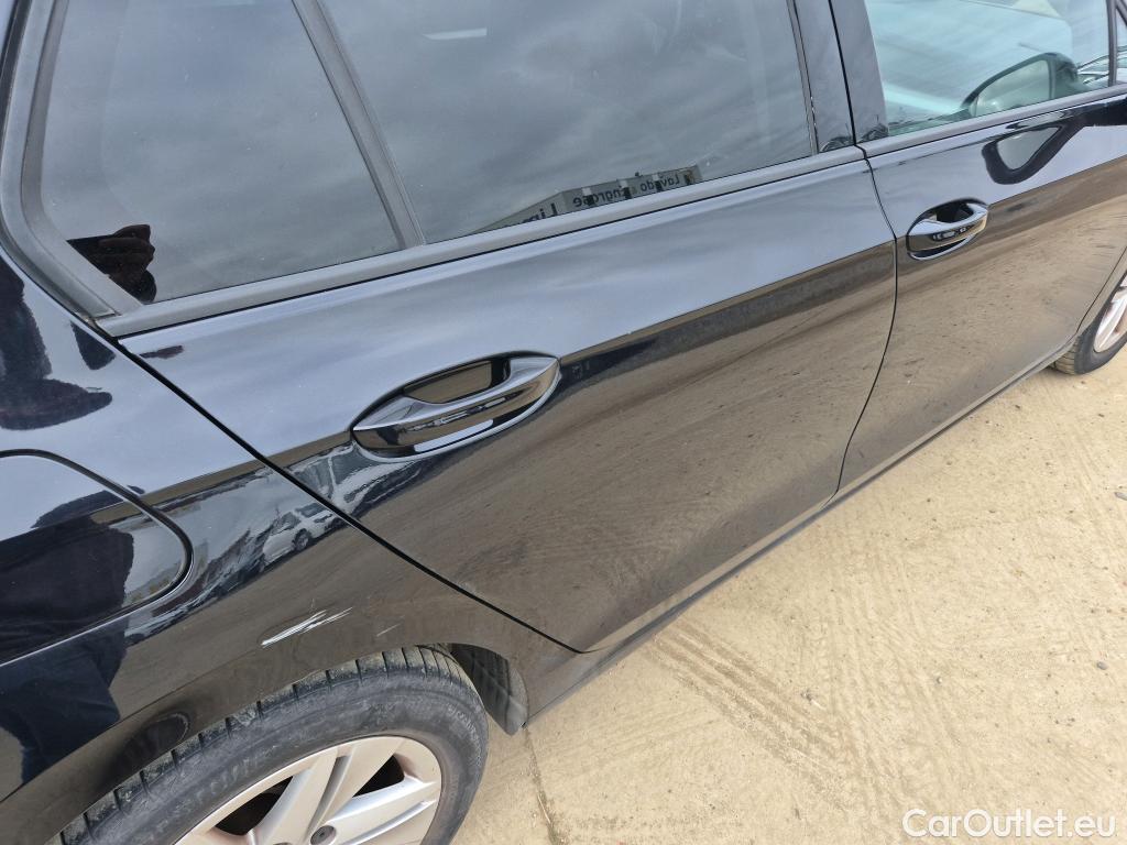  Volkswagen  Golf  VOLKSWAGEN / 2020 / 5P / berlina con portón Life 1.0 eTSI 81kW (110CV) DSG #26