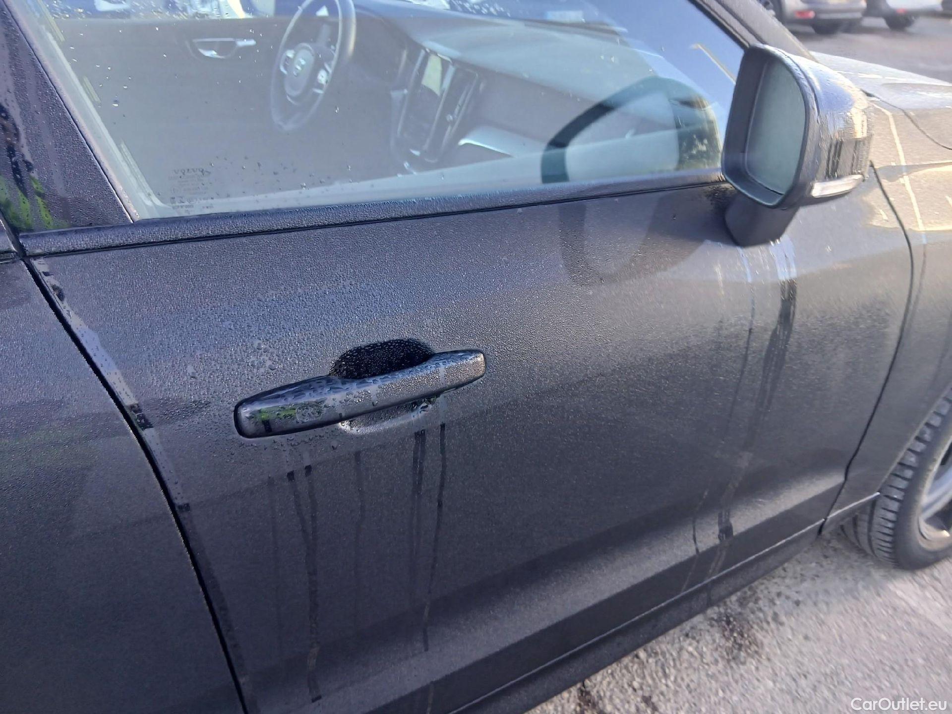  Volvo  XC60 VOLVO  / 2017 / 5P / todoterreno 2.0 T6 AWD Recharge R-Design Auto #28