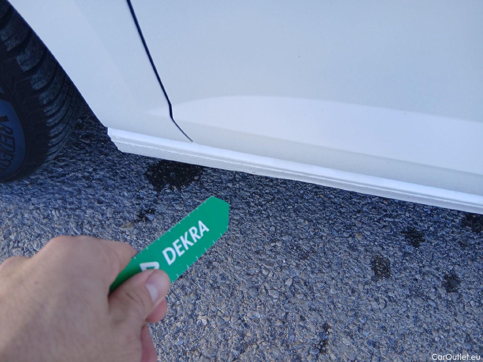  Volkswagen  Polo VOLKSWAGEN  / 2021 / 5P / berlina con portón Life 1.0 TSI 70kW (95CV) #3