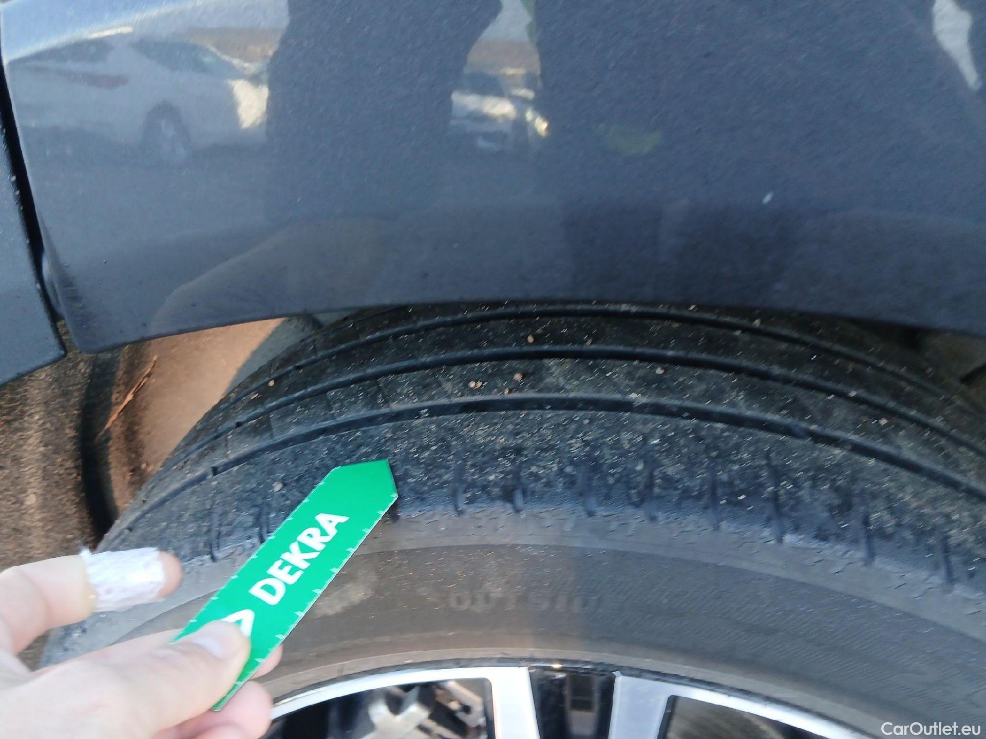  Volvo  XC60 VOLVO  / 2017 / 5P / todoterreno 2.0 T6 AWD Recharge R-Design Auto #15