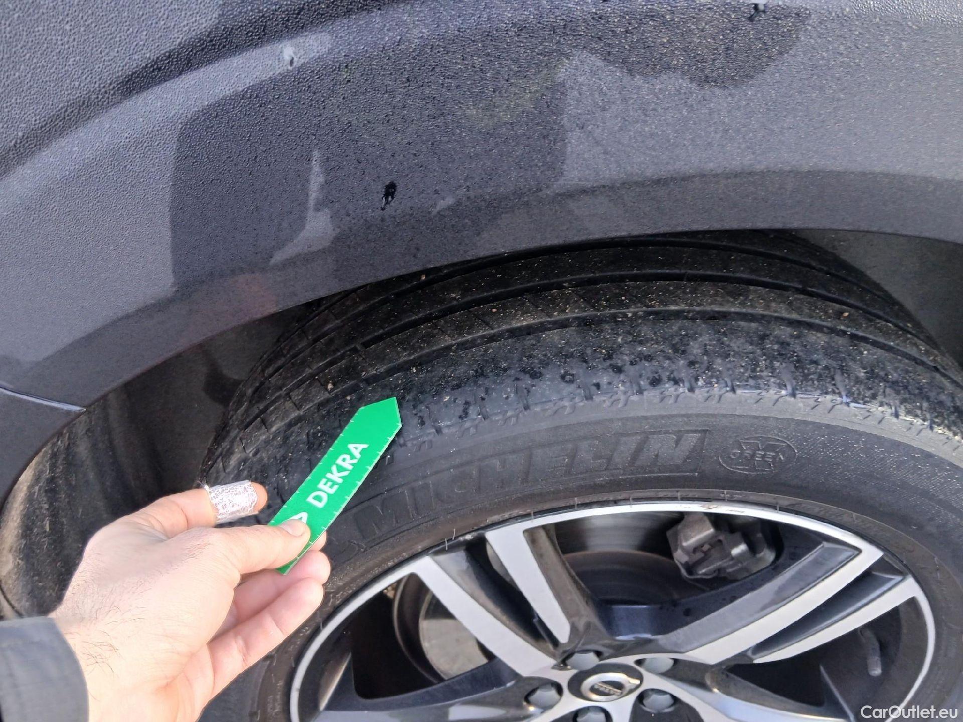  Volvo  XC60 VOLVO  / 2017 / 5P / todoterreno 2.0 T6 AWD Recharge R-Design Auto #19