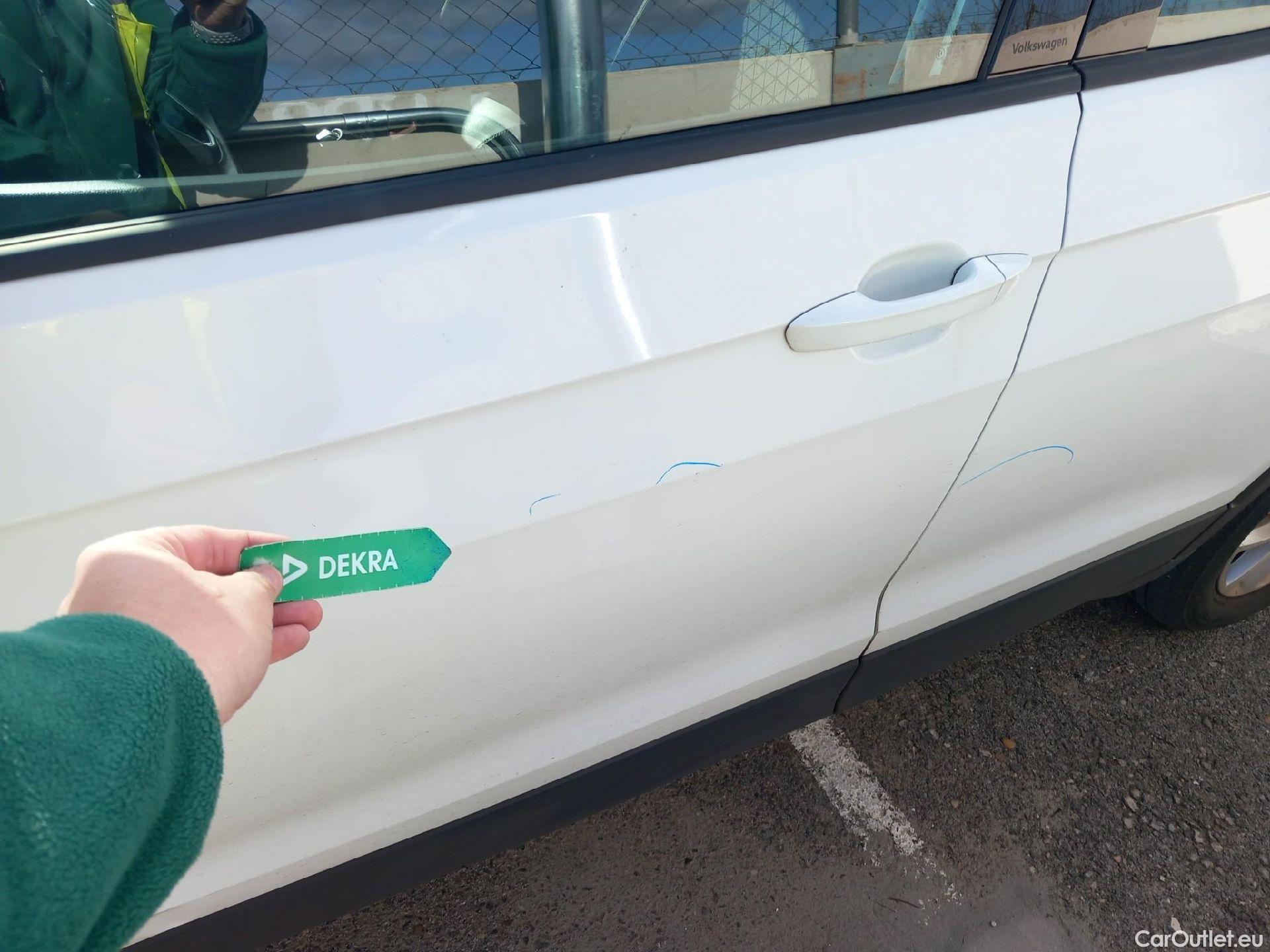  Volkswagen  T-CROSS VOLKSWAGEN  / 2018 / 5P / todoterreno Advance 1.0 TSI 81kW (110CV) DSG (AC) #5