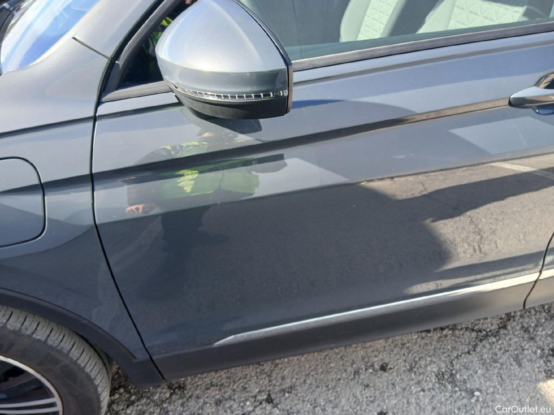  Volkswagen  Tiguan VOLKSWAGEN  / 2020 / 5P / todoterreno Life 1.4 TSI eHybrid 180kW (245CV) DSG #13