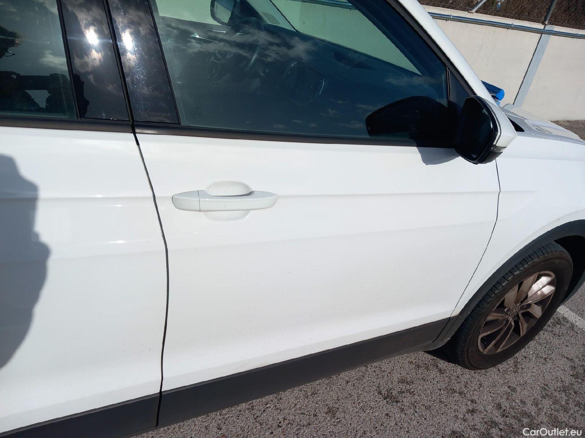  Volkswagen  T-CROSS VOLKSWAGEN  / 2018 / 5P / todoterreno Advance 1.0 TSI 81kW (110CV) DSG (AC) #16