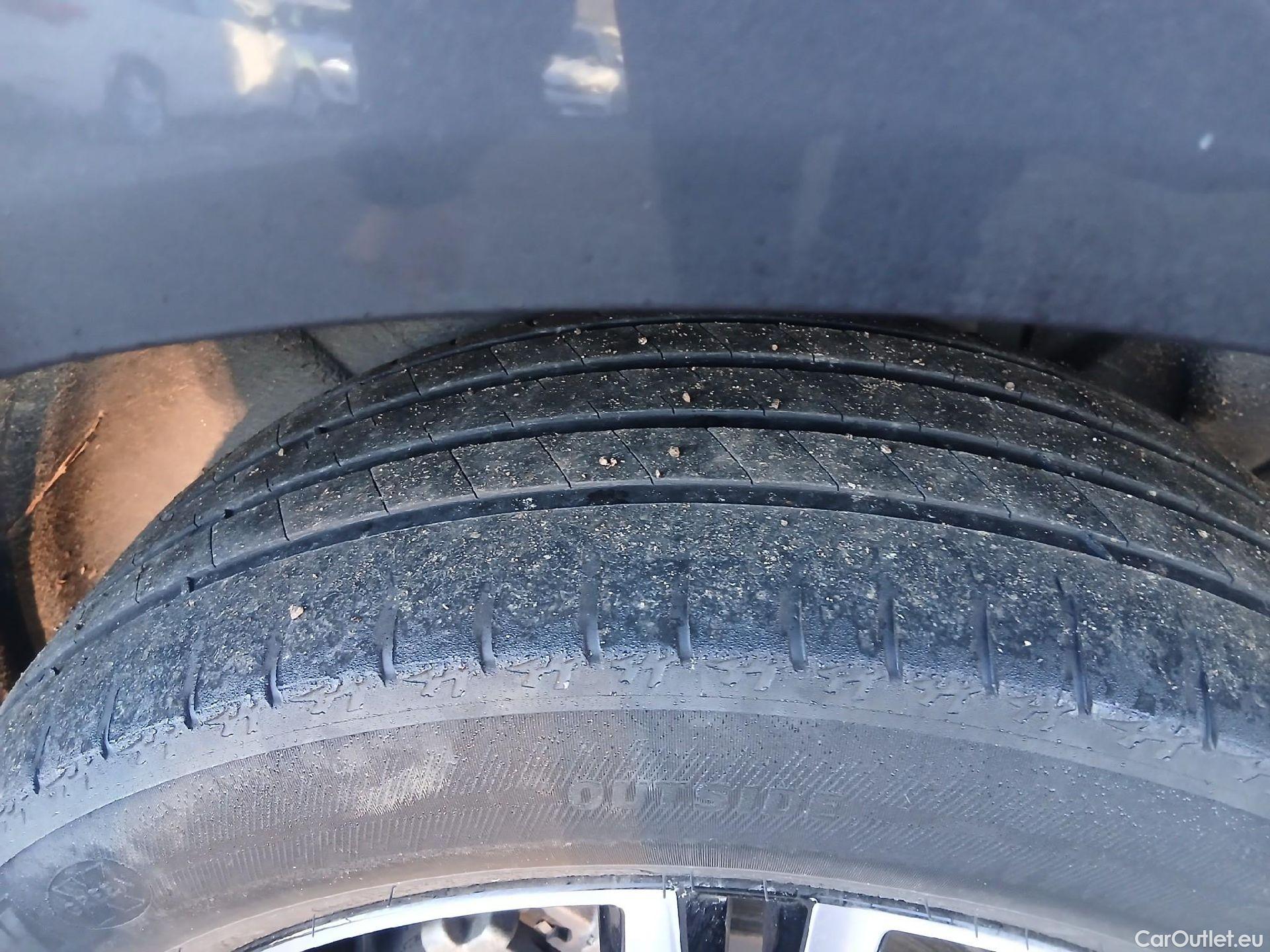  Volvo  XC60 VOLVO  / 2017 / 5P / todoterreno 2.0 T6 AWD Recharge R-Design Auto #17